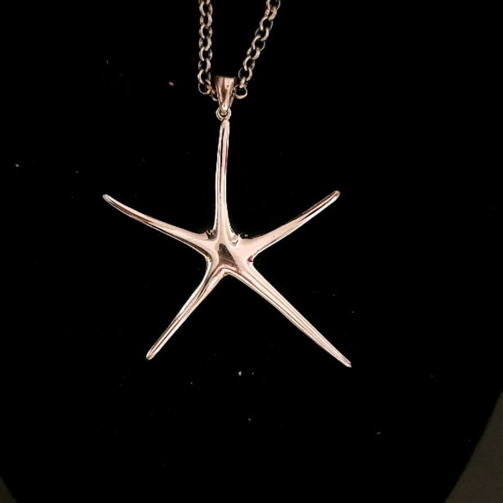 Silvertone Starfish Necklace